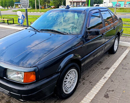 Синій Фольксваген Пассат, об'ємом двигуна 1.8 л та пробігом 450 тис. км за 2400 $, фото 9 на Automoto.ua