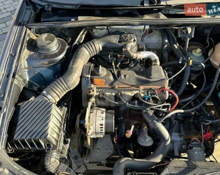 Синий Фольксваген Пассат, объемом двигателя 1.8 л и пробегом 400 тыс. км за 1150 $, фото 13 на Automoto.ua