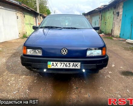 Синий Фольксваген Пассат, объемом двигателя 1.8 л и пробегом 270 тыс. км за 1330 $, фото 2 на Automoto.ua