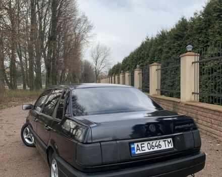 Синий Фольксваген Пассат, объемом двигателя 1.8 л и пробегом 300 тыс. км за 1950 $, фото 1 на Automoto.ua