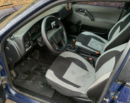 Синій Фольксваген Пассат, об'ємом двигуна 1.78 л та пробігом 290 тис. км за 1799 $, фото 8 на Automoto.ua