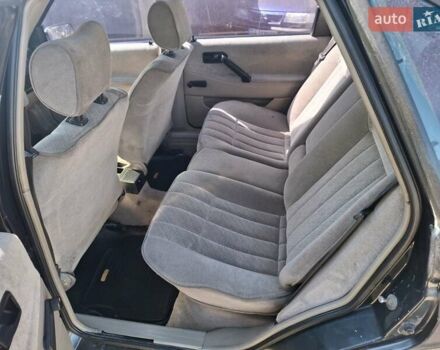 Синій Фольксваген Пассат, об'ємом двигуна 1.8 л та пробігом 200 тис. км за 1600 $, фото 2 на Automoto.ua