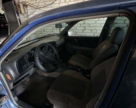 Синий Фольксваген Пассат, объемом двигателя 2.8 л и пробегом 450 тыс. км за 2100 $, фото 5 на Automoto.ua