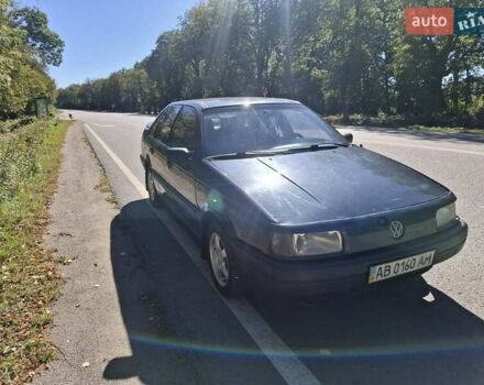 Синий Фольксваген Пассат, объемом двигателя 1.8 л и пробегом 200 тыс. км за 1700 $, фото 1 на Automoto.ua