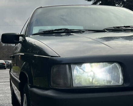 Синій Фольксваген Пассат, об'ємом двигуна 1.8 л та пробігом 350 тис. км за 1550 $, фото 3 на Automoto.ua