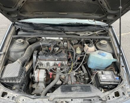 Синий Фольксваген Пассат, объемом двигателя 2 л и пробегом 300 тыс. км за 1950 $, фото 5 на Automoto.ua