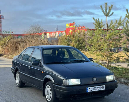 Синий Фольксваген Пассат, объемом двигателя 1.8 л и пробегом 380 тыс. км за 1400 $, фото 2 на Automoto.ua