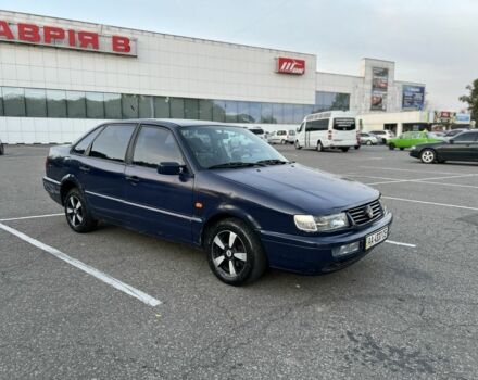 Синий Фольксваген Пассат, объемом двигателя 2 л и пробегом 338 тыс. км за 1950 $, фото 2 на Automoto.ua