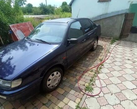 Синий Фольксваген Пассат, объемом двигателя 2 л и пробегом 350 тыс. км за 1700 $, фото 6 на Automoto.ua