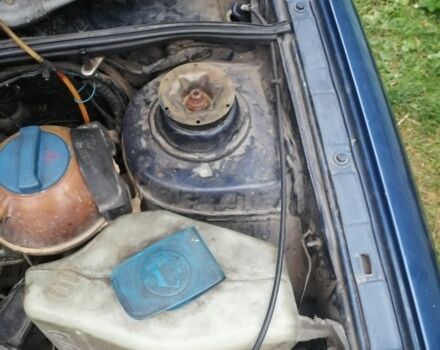 Синій Фольксваген Пассат, об'ємом двигуна 2 л та пробігом 300 тис. км за 2500 $, фото 5 на Automoto.ua