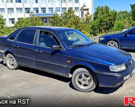 Синій Фольксваген Пассат, об'ємом двигуна 1.8 л та пробігом 154 тис. км за 2100 $, фото 5 на Automoto.ua