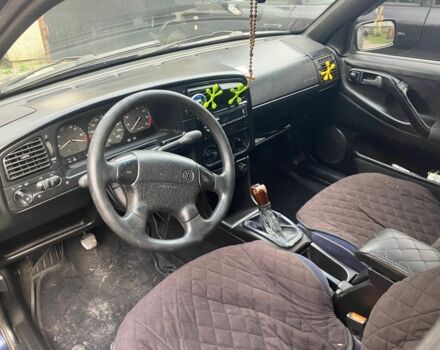 Синій Фольксваген Пассат, об'ємом двигуна 1.8 л та пробігом 340 тис. км за 1990 $, фото 5 на Automoto.ua