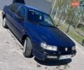 Синий Фольксваген Пассат, объемом двигателя 2 л и пробегом 250 тыс. км за 1500 $, фото 1 на Automoto.ua