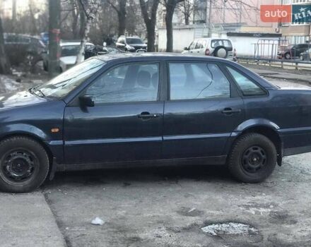 Синий Фольксваген Пассат, объемом двигателя 2 л и пробегом 315 тыс. км за 3200 $, фото 4 на Automoto.ua
