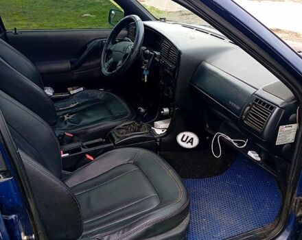 Синий Фольксваген Пассат, объемом двигателя 1.8 л и пробегом 0 тыс. км за 1250 $, фото 3 на Automoto.ua