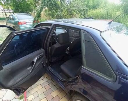 Синий Фольксваген Пассат, объемом двигателя 2 л и пробегом 350 тыс. км за 1700 $, фото 4 на Automoto.ua