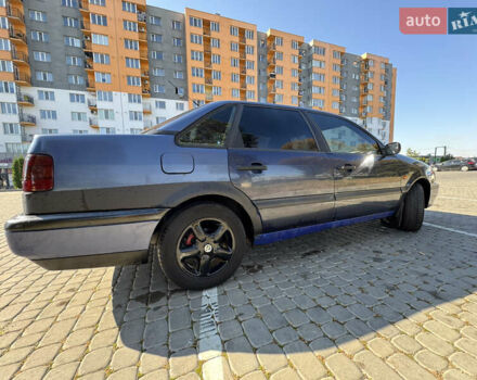 Синий Фольксваген Пассат, объемом двигателя 1.98 л и пробегом 400 тыс. км за 1400 $, фото 5 на Automoto.ua