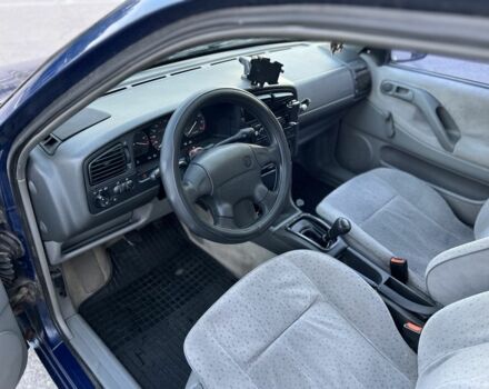 Синий Фольксваген Пассат, объемом двигателя 2 л и пробегом 338 тыс. км за 1950 $, фото 4 на Automoto.ua