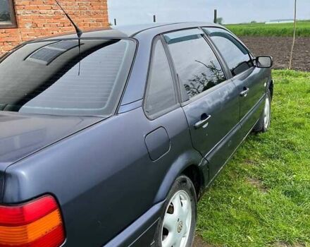 Синий Фольксваген Пассат, объемом двигателя 2 л и пробегом 300 тыс. км за 1700 $, фото 7 на Automoto.ua