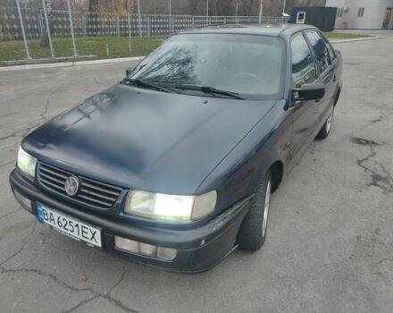 Синій Фольксваген Пассат, об'ємом двигуна 1.8 л та пробігом 334 тис. км за 2500 $, фото 1 на Automoto.ua