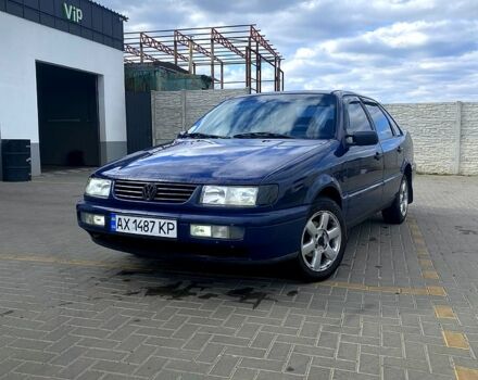 Синій Фольксваген Пассат, об'ємом двигуна 2 л та пробігом 395 тис. км за 2380 $, фото 5 на Automoto.ua