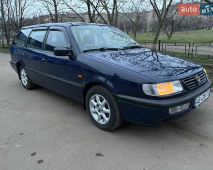 Синий Фольксваген Пассат, объемом двигателя 1.78 л и пробегом 320 тыс. км за 2750 $, фото 6 на Automoto.ua