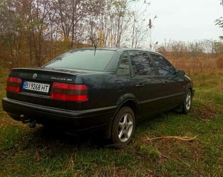 Синий Фольксваген Пассат, объемом двигателя 2 л и пробегом 400 тыс. км за 2100 $, фото 2 на Automoto.ua