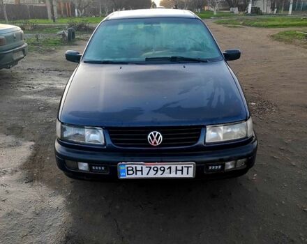 Синий Фольксваген Пассат, объемом двигателя 2 л и пробегом 200 тыс. км за 1700 $, фото 4 на Automoto.ua