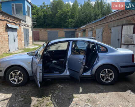 Синий Фольксваген Пассат, объемом двигателя 1.9 л и пробегом 270 тыс. км за 3800 $, фото 1 на Automoto.ua