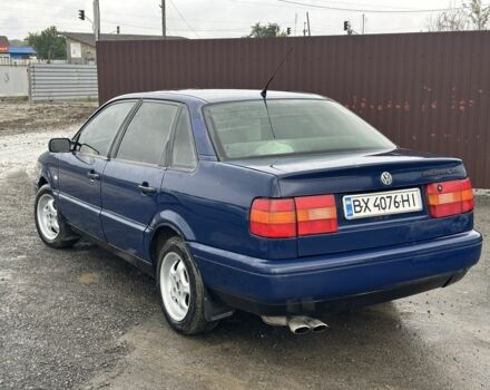 Синий Фольксваген Пассат, объемом двигателя 2 л и пробегом 293 тыс. км за 2150 $, фото 3 на Automoto.ua