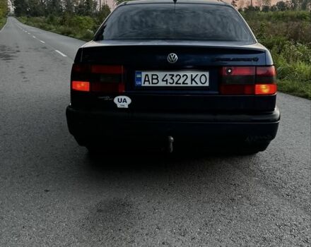 Синий Фольксваген Пассат, объемом двигателя 1.8 л и пробегом 330 тыс. км за 3000 $, фото 5 на Automoto.ua