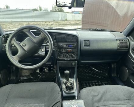 Синий Фольксваген Пассат, объемом двигателя 2 л и пробегом 293 тыс. км за 2150 $, фото 4 на Automoto.ua