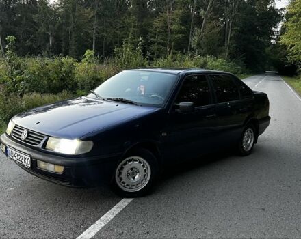 Синий Фольксваген Пассат, объемом двигателя 1.8 л и пробегом 330 тыс. км за 3000 $, фото 2 на Automoto.ua