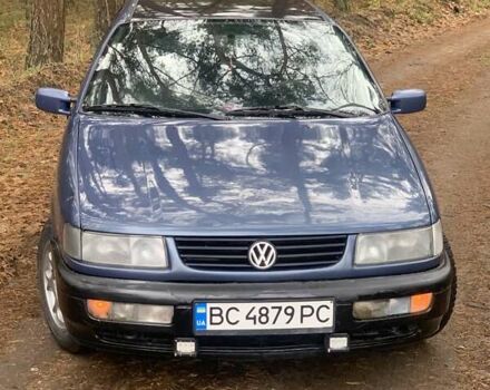 Синий Фольксваген Пассат, объемом двигателя 1.78 л и пробегом 340 тыс. км за 2550 $, фото 1 на Automoto.ua