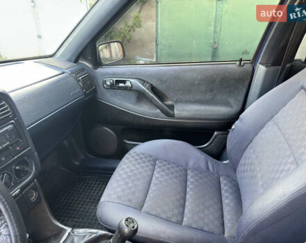 Синий Фольксваген Пассат, объемом двигателя 1.9 л и пробегом 387 тыс. км за 2200 $, фото 10 на Automoto.ua