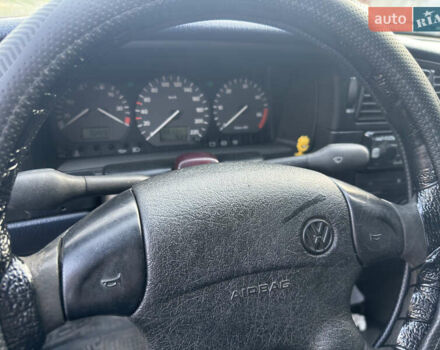 Синий Фольксваген Пассат, объемом двигателя 1.9 л и пробегом 387 тыс. км за 2200 $, фото 9 на Automoto.ua