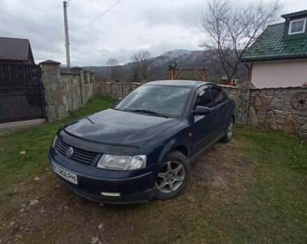 Синий Фольксваген Пассат, объемом двигателя 0.16 л и пробегом 300 тыс. км за 3300 $, фото 1 на Automoto.ua