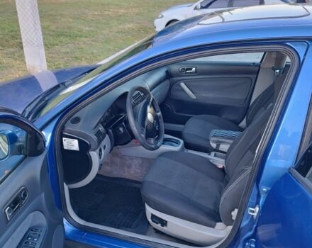 Синий Фольксваген Пассат, объемом двигателя 1.6 л и пробегом 420 тыс. км за 3300 $, фото 4 на Automoto.ua