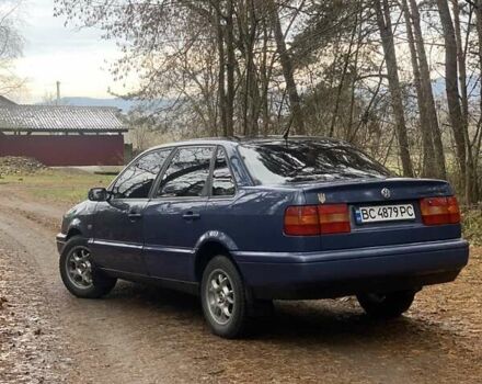 Синий Фольксваген Пассат, объемом двигателя 1.78 л и пробегом 340 тыс. км за 2550 $, фото 4 на Automoto.ua