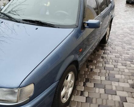 Синий Фольксваген Пассат, объемом двигателя 1.8 л и пробегом 368 тыс. км за 2200 $, фото 2 на Automoto.ua