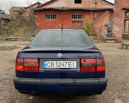 Синий Фольксваген Пассат, объемом двигателя 1.8 л и пробегом 300 тыс. км за 2550 $, фото 5 на Automoto.ua