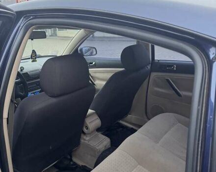 Синий Фольксваген Пассат, объемом двигателя 1.8 л и пробегом 198 тыс. км за 3500 $, фото 3 на Automoto.ua