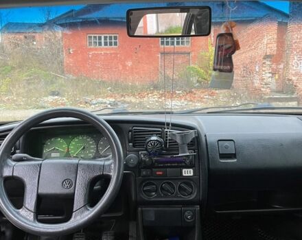 Синий Фольксваген Пассат, объемом двигателя 1.8 л и пробегом 300 тыс. км за 2550 $, фото 8 на Automoto.ua