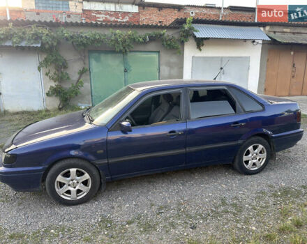 Синий Фольксваген Пассат, объемом двигателя 1.9 л и пробегом 387 тыс. км за 2200 $, фото 1 на Automoto.ua