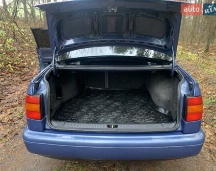 Синий Фольксваген Пассат, объемом двигателя 1.78 л и пробегом 340 тыс. км за 2550 $, фото 7 на Automoto.ua