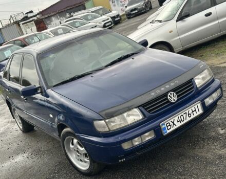 Синий Фольксваген Пассат, объемом двигателя 2 л и пробегом 293 тыс. км за 2150 $, фото 1 на Automoto.ua