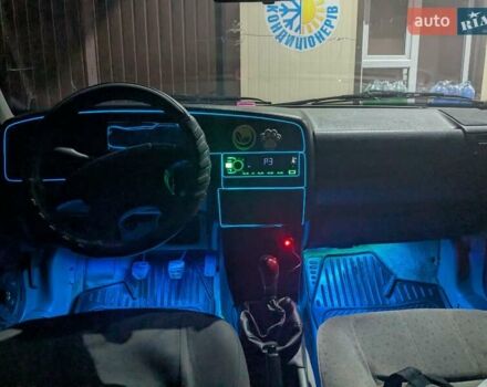 Синій Фольксваген Пассат, об'ємом двигуна 1.78 л та пробігом 351 тис. км за 1600 $, фото 14 на Automoto.ua