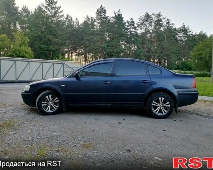 Синій Фольксваген Пассат, об'ємом двигуна 1.6 л та пробігом 260 тис. км за 3200 $, фото 2 на Automoto.ua