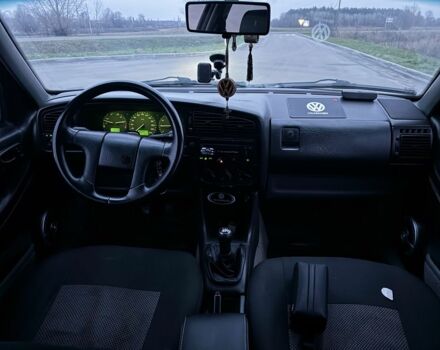 Синій Фольксваген Пассат, об'ємом двигуна 2 л та пробігом 369 тис. км за 2100 $, фото 3 на Automoto.ua