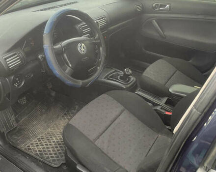 Синий Фольксваген Пассат, объемом двигателя 1.6 л и пробегом 300 тыс. км за 2800 $, фото 8 на Automoto.ua